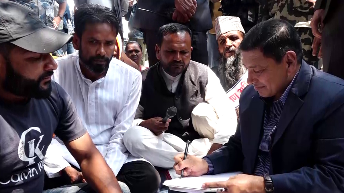 सिर्सिया नदीको प्रदूषण रोक्न माग गर्दै धर्नालाई छलफलमा आउन गृहमन्त्रीकाे आग्रह